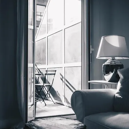 Apartment Garai By People *